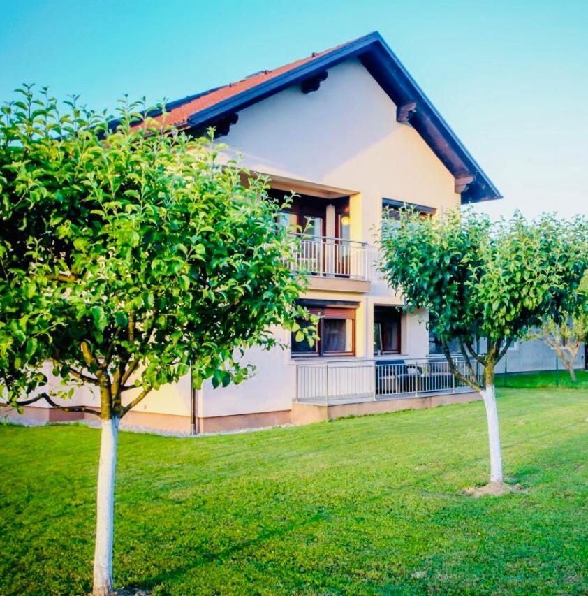 Villa Una Dalia Bihac Exterior photo